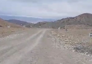 گلایه ساکنان روستای خربزان از جاده خاکی + فیلم
