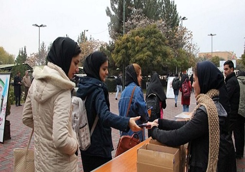 استقبال از دانشجویان در روز دانشجو