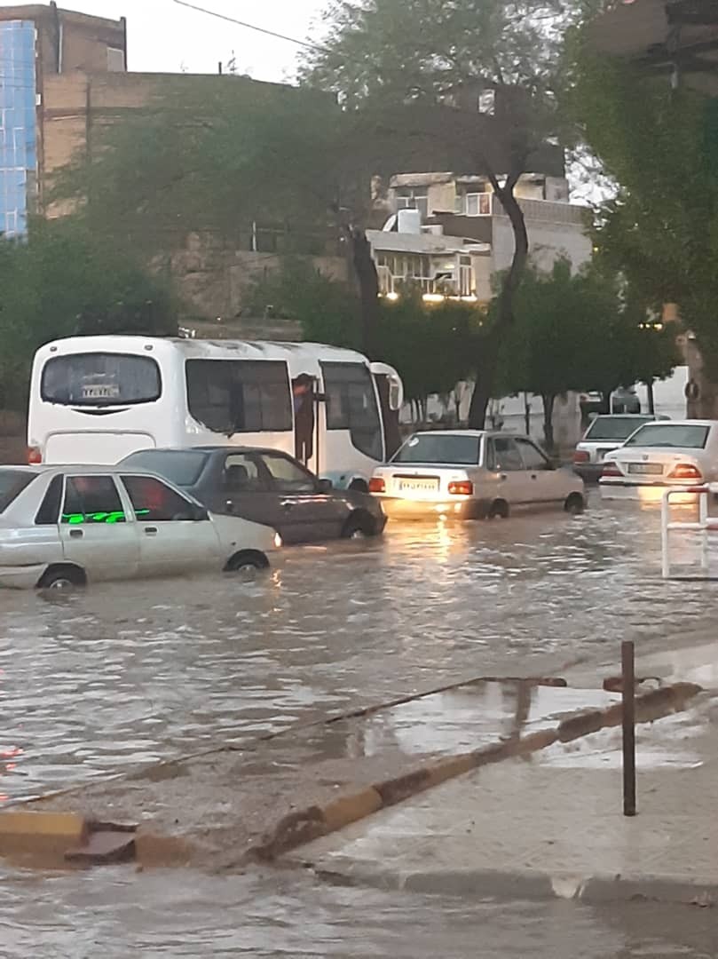 آبگرفتگی خیابان های آبادان و خرمشهر در پی بارندگی