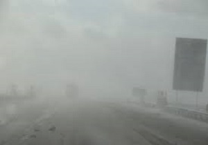 آسمان صاف و آفتابی همراه با مه رقیق