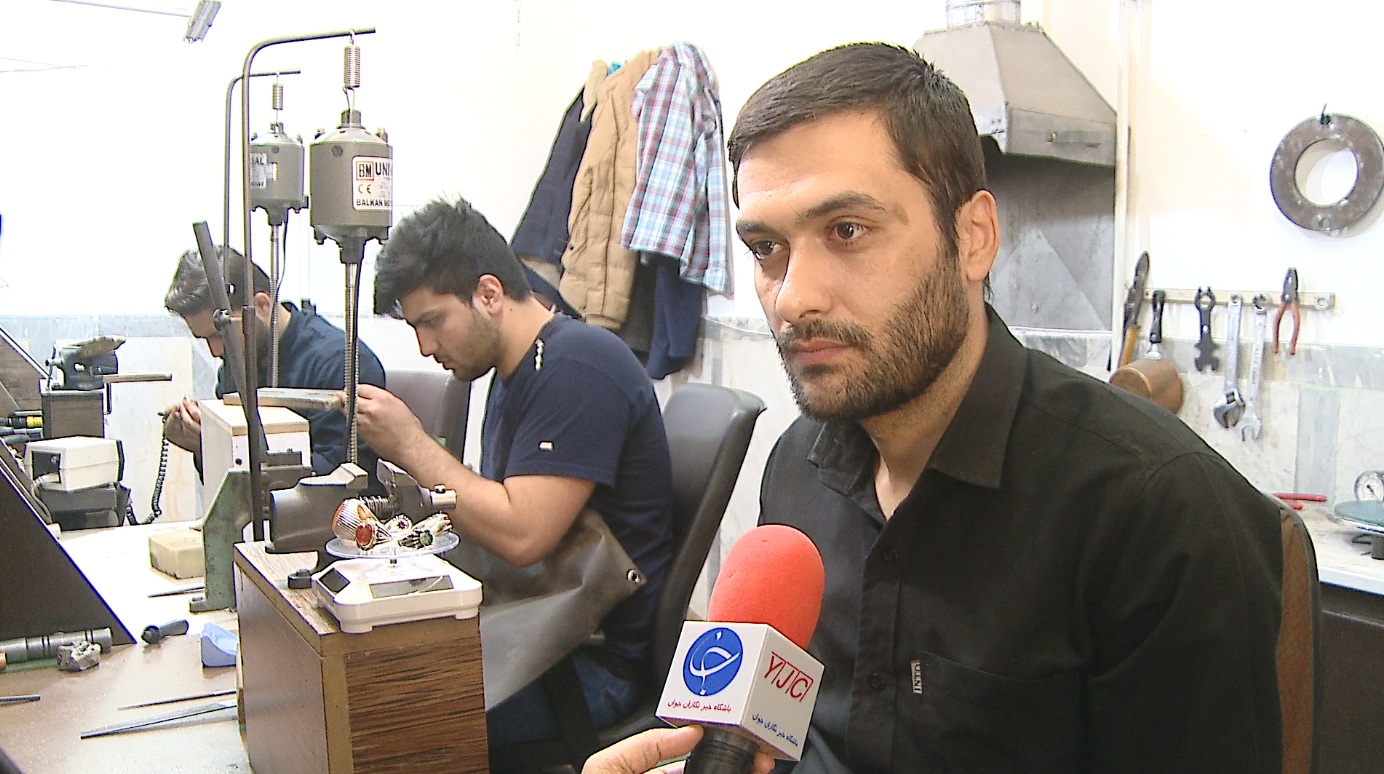 کشورهای عربی مشتریان اصلی انگشترهای فاخر  و دست ساز هنرمندان زنجانی