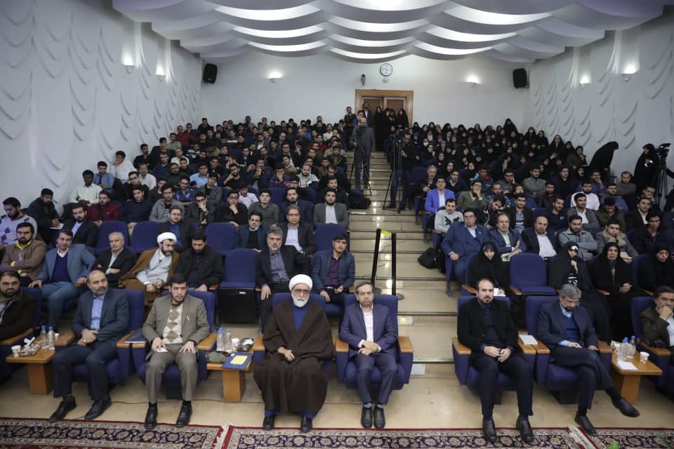 مطالبه&zwnj;گری شاخصه مهم دانشجوی انقلابی است