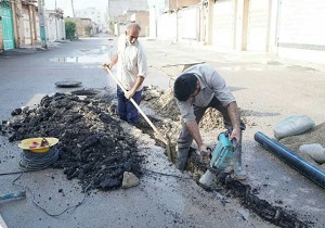 لوله گذاری برای دفع آب‌های سطحی در بندر ماهشهر