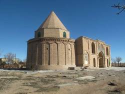 مرمت بنای شاهزاده حسین نظام آباد