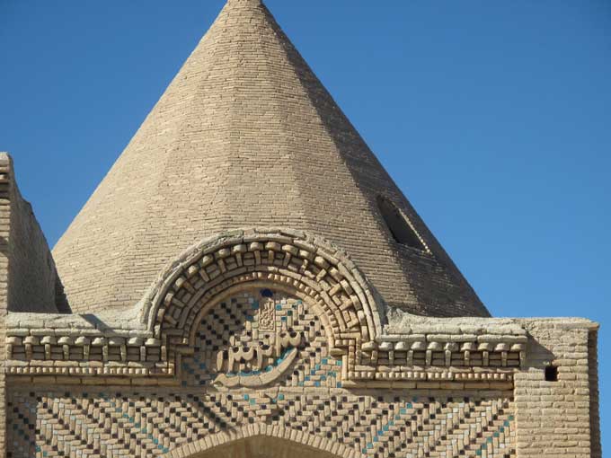 مرمت بنای شاهزاده حسین نظام آباد