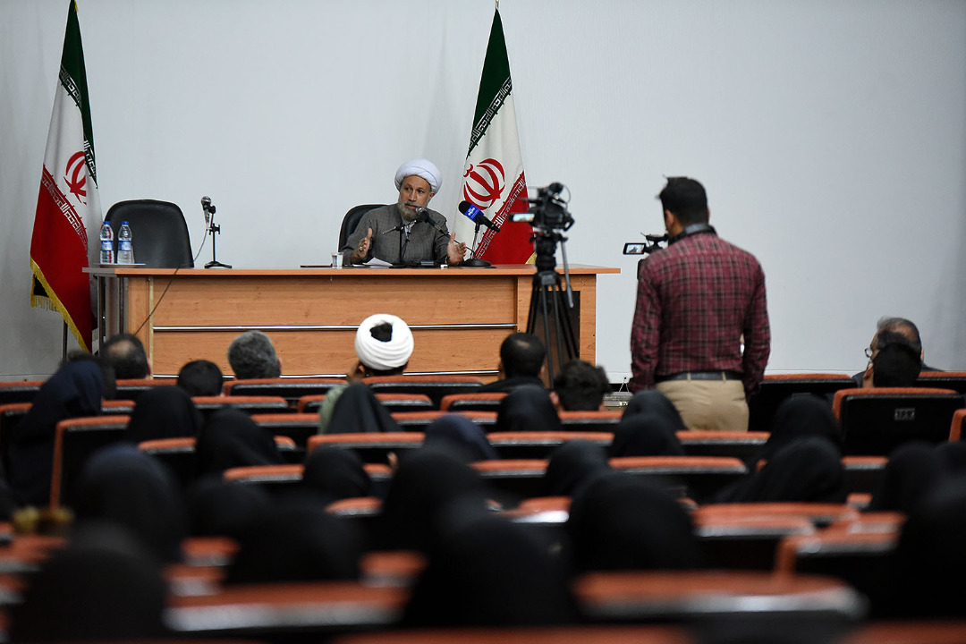 دانشجویان سازوکار علمی برای پاسخگویی نمایندگان و مسئولان ایجاد کنند