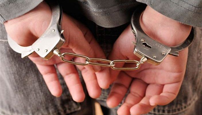 سارق بنزین باک خودرو‌های کرج به دام افتاد!