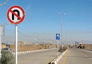 شستشو و بازسازی تابلو علائم محور‌های مواصلاتی استان سمنان