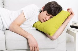 کدام نوشیدنی&zwnj;ها به بهبود خواب شبانه کمک می&zwnj;کند