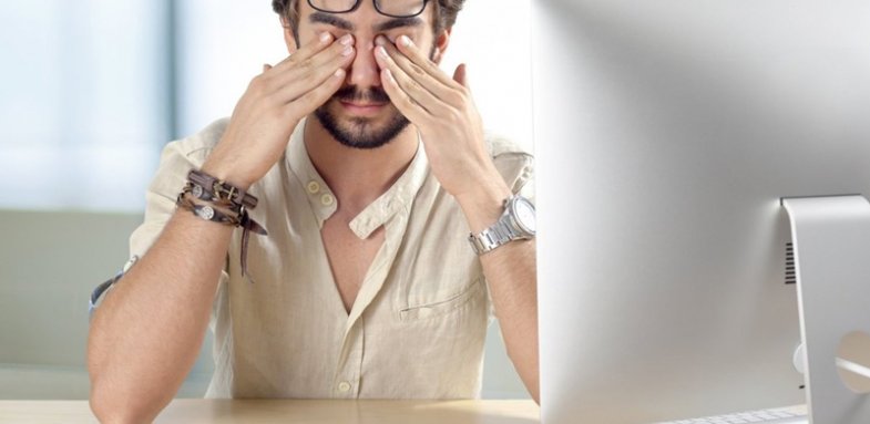 آیا گوشی همراه به &laquo;چشم&raquo; آسیب می&zwnj;زند؟//گلی