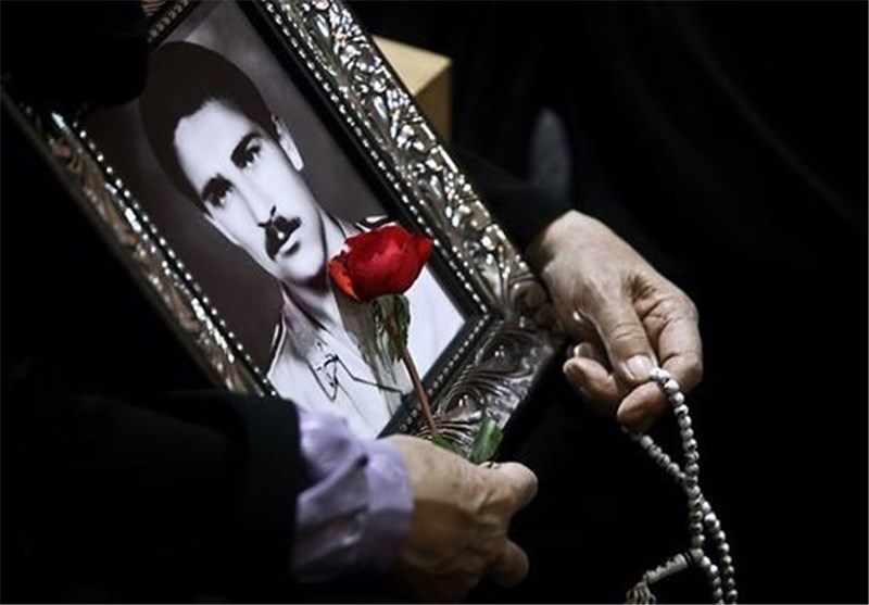 برگزاری مراسم تجلیل از ۱۰۰ خانواده شهید در مشهد