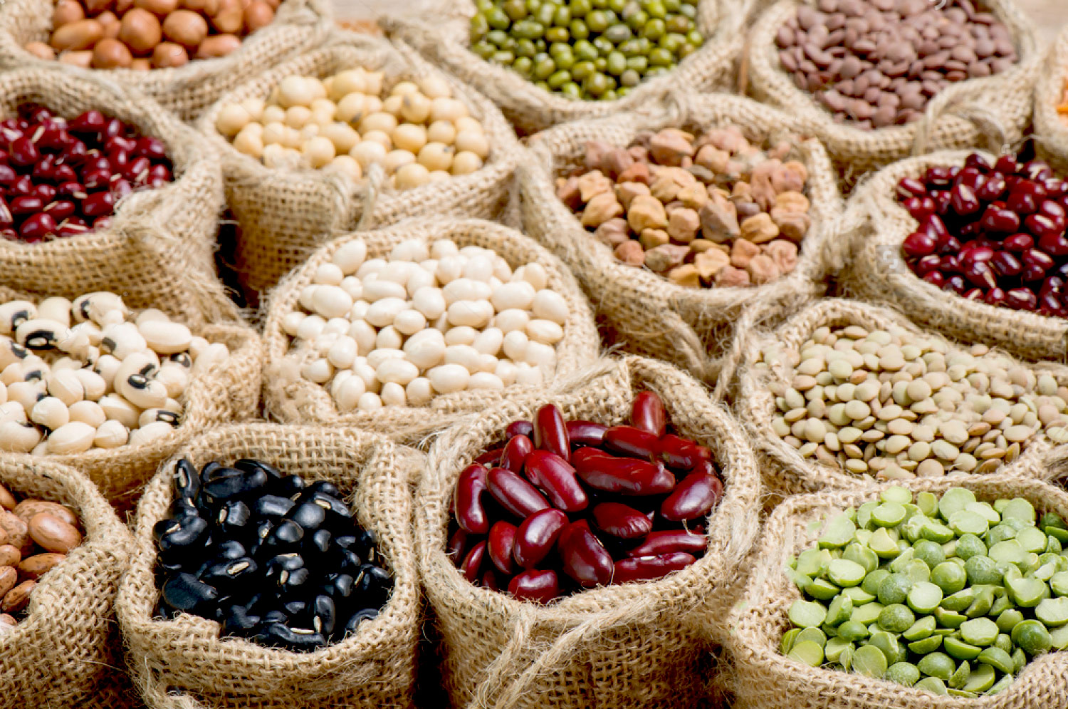 حبوبات بسته بندی شرکتی در غرفه های تره بار چند قیمت است؟