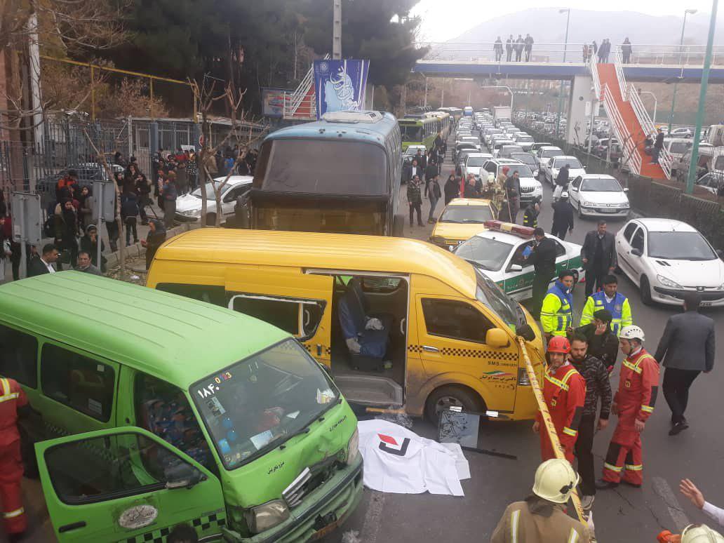 فوت یک نفر در حادثه برخورد اتوبوس با ۷ خودروی شخصی