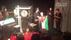 برافراشتن پرچم بزرگ فلسطین بر روی پلی در آمریکا + فیلم