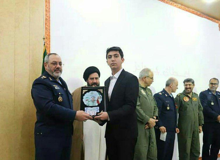 آیین دانش آموختگی خلبانان اف ۵ در پایگاه هوایی وحدتی برگزار شد