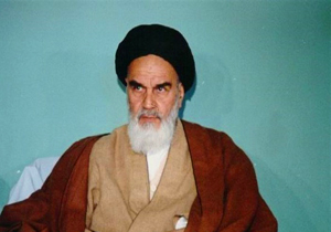 امام خمینی (ره): آدمی که خودش آدم صحیحی نیست نمی&zwnj;تواند دیگران را تصحیح کند + فیلم