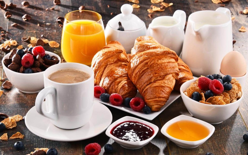 ۴ دسته بندی ضروری از مواد غذایی برای داشتن صبحانه سالم
