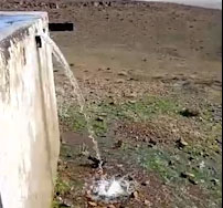 هدررفت آب در روستای مخلص‌آباد + فیلم
