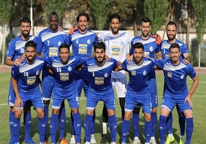 زوج جدید روی نیمکت و صندلی ریاست استقلال
