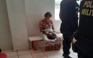 فداکاری خنده دار پسر در قبال مادرش تا گواهینامه بگیرد