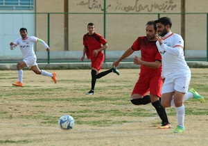 پیروی تیم فوتبال سنگ آهن بافق در حساس‌ترین بازی نیم فصل