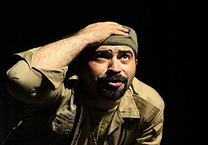 هنرمند مهابادی در شانزدهمین جشنواره تئاتر کوردی سقز جایزه بازیگری مرد را از آن خود کرد