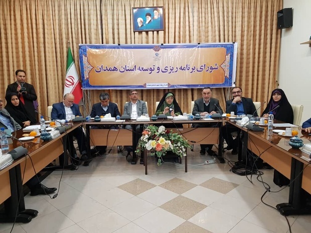 رونمایی از سند ارتقای وضعیت زنان و خانواده همدان