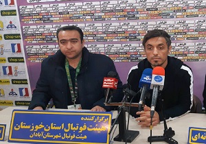 به بازیکنانم افتخار می کنم