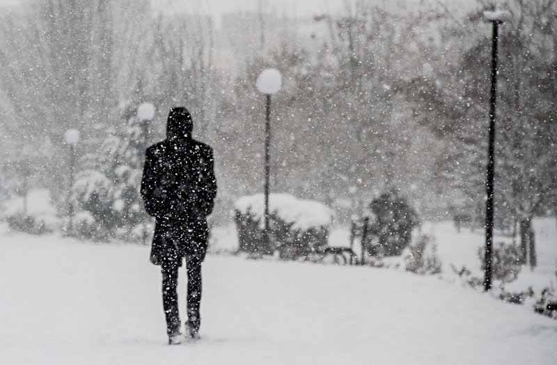 بارش برف و مه آلودگی هوا در استان همدان