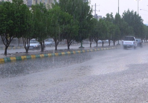 آغاز بارش باران در بندرعباس/ آماده باش ستاد مدیریت بحران