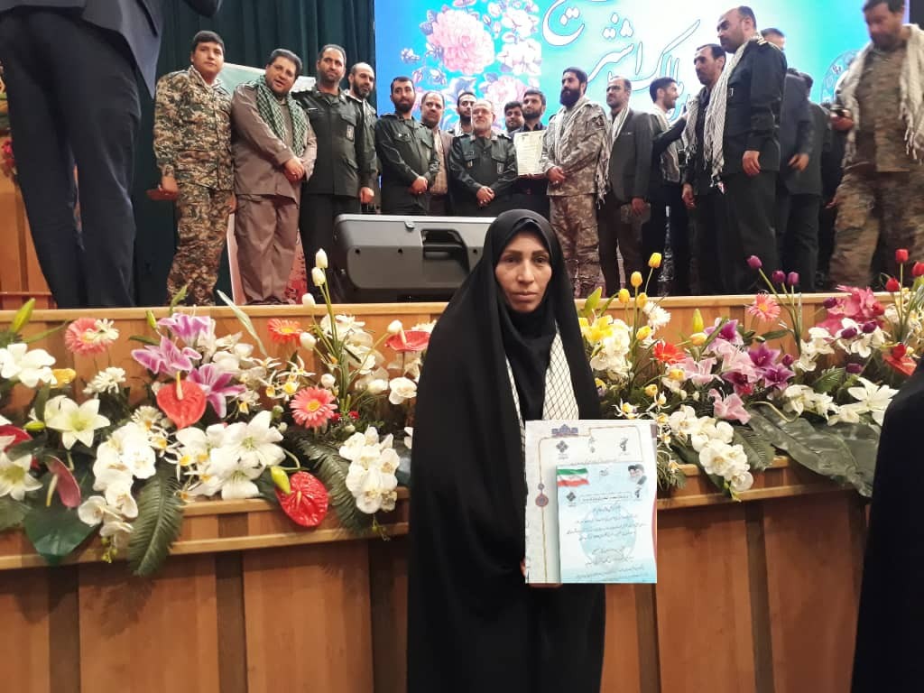 بانوی بسیجی دهلرانی برترین فرمانده رده مقاومت کشور شد+ عکس