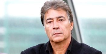 حمله به اسم حجازی با اسپری مشکی/ تسویه حساب سرخابی‌ها با حمله به اسطوره آبی