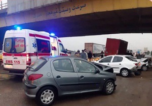 برخورد چند دستگاه خودرو در قزوین