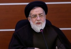 عامل ۴۰ سال بقای انقلاب ایثارگری مردم است