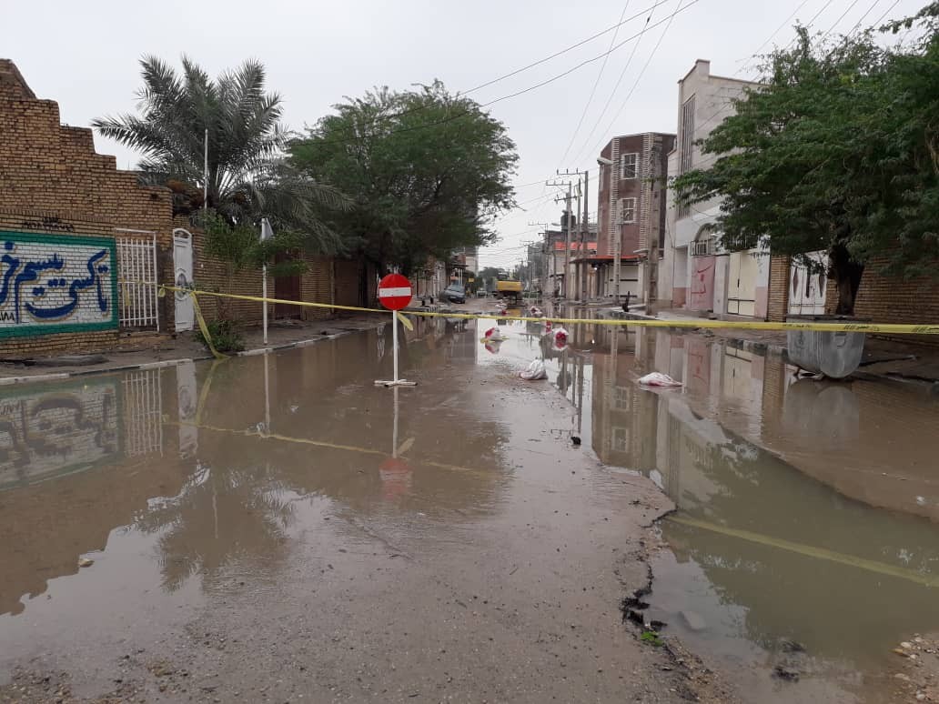 آبگرفتگی معابر و خیابانهای آبادان و خرمشهر براثر بارندگی آبگرفتگی معابر و خیابانهای آبادان و خرمشهر براثر بارندگی