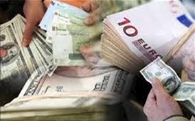 نرخ ارز در ۲۶ آذر / دلار روی  قیمت ۱۲ هزار و ۷۰۰ تومان ایستاد