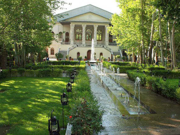 خزان یا بهار در انتظار باغ خونی