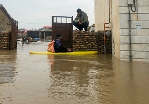 شرایط روستای خیط بحرانی است/ منازل روستایی در محاصره آب
