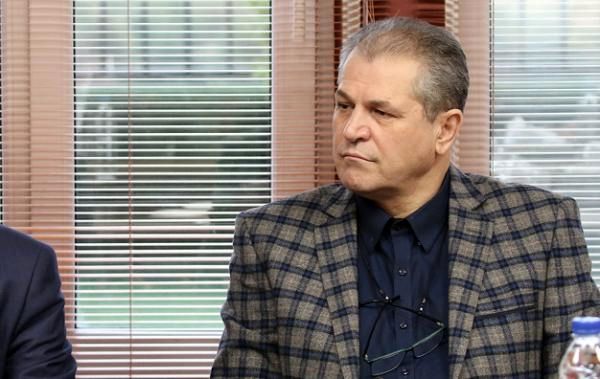 منزوی: استراماچونی سرمربی استقلال است/ گزینه ایرانی نداریم