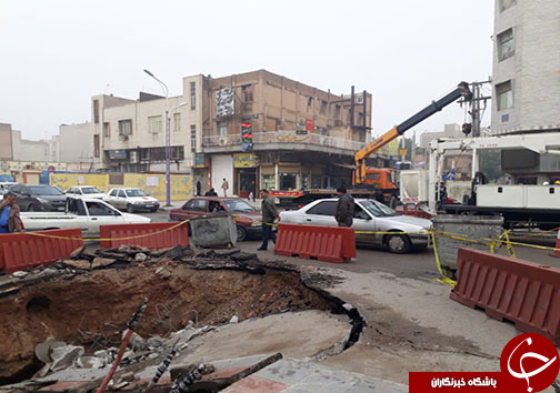 فرونشست زمین در یکی از خیابان های کلانشهر اهواز فرونشست زمین در یکی از خیابان های کلانشهر اهواز