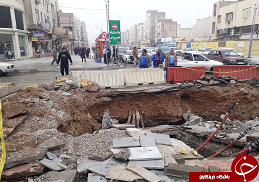 فرونشست زمین در یکی از خیابان های کلانشهر اهواز فرونشست زمین در یکی از خیابان های کلانشهر اهواز