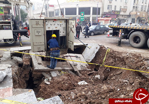 فرونشست زمین در یکی از خیابان های کلانشهر اهواز فرونشست زمین در یکی از خیابان های کلانشهر اهواز