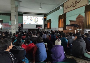 اکران فیلم منطقه پرواز ممنوع به صورت سینما سیار