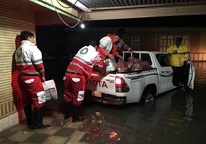 خدمات رسانی نجاتگران هلال احمر ادامه دارد