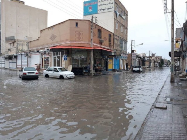 آبگرفتگی مناطق بحرانی فورا برطرف شود
