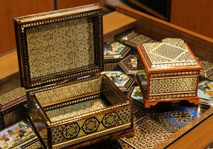 آموزش‌های صنایع دستی با نگاه تولیدی و درآمدزایی ارائه می‌شود