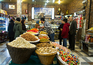 تشدید کنترل بازار شیراز در آستانه شب یلدا