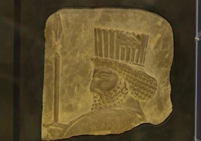 بازگشت مجسمه سرباز هخامنشی پس از ۸۰ سال به کشور + فیلم