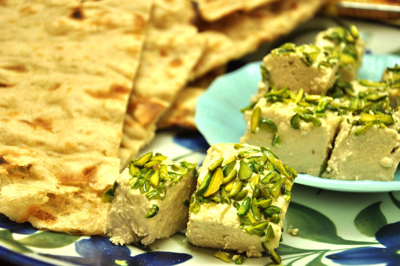 طرز تهیه حلوا شکری در خانه؛ یک میان&zwnj;وعده مقوی