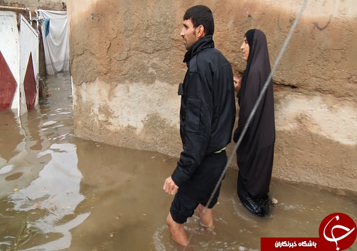 چهارمین روز آبگرفتگی در شهرستان کارون / مردم می گویند سپاه در کمک رسانی پیشتاز است چهارمین روز آبگرفتگی در شهرستان کارون / مردم می گویند سپاه در کمک رسانی پیشتاز است